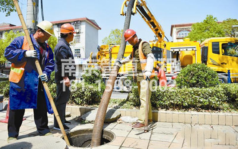 214瑞金路小区抽污水