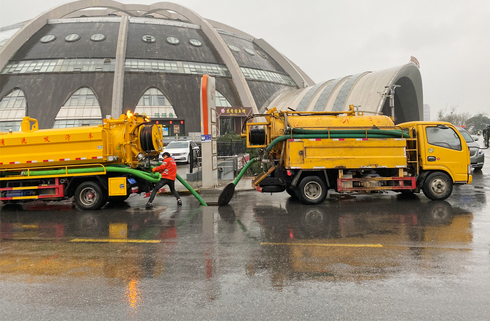271瑞金路商场管道清淤